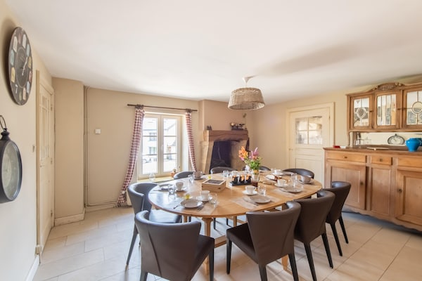 Foto van Gezellig vakantiehuis in Vresse-sur-Semois met terras - DiningRoom