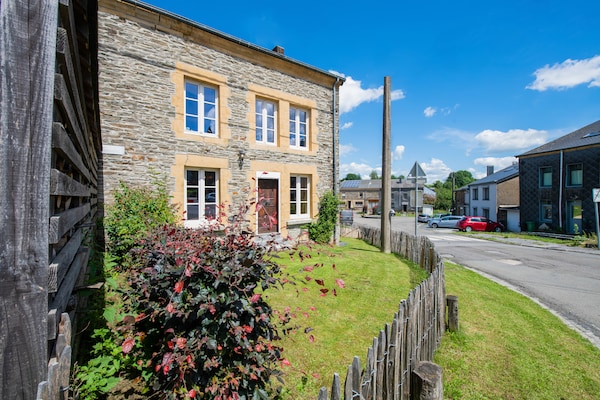 Foto van Gezellig vakantiehuis in Vresse-sur-Semois met terras - ExteriorSummer
