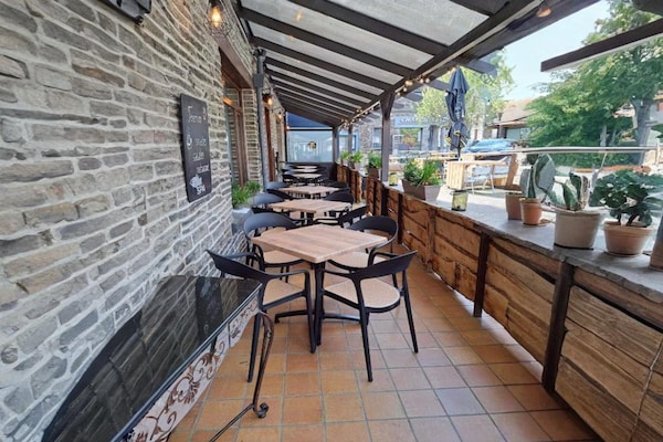 Foto van Au Coeur d'Alle van Belvilla-Tweepersoonskamer - Vakantiehuis in Alle - TerraceBalcony