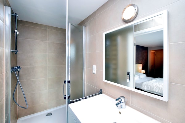 Foto van Luxe chalet in Beauraing met 2 sauna's - Vakantiehuis in Beauraing - BathRoom