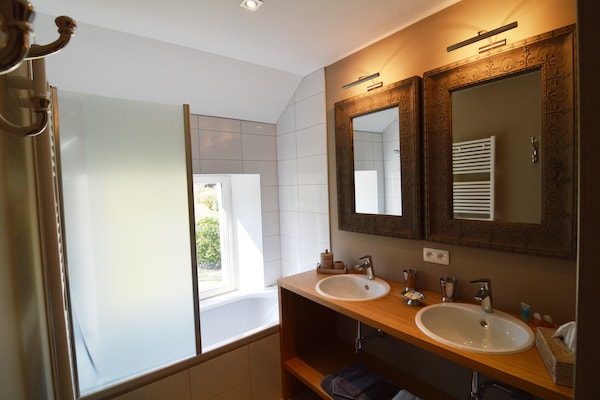 Foto van Vakantiehuis Ardennen bij Abdij Chimay - Vakantiehuis in Nismes Viroinval - BathRoom