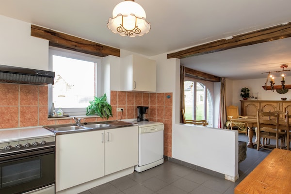 Foto van Gezellig huis in Sainte-Ode met sauna - Vakantiehuis in Sainte-Ode - Kitchen