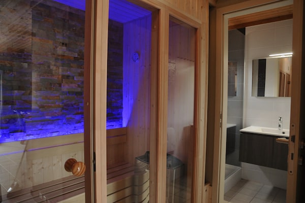 Foto van Vakantiehuis in Vielsalm met Uitzicht op Meer - Vakantiehuis in Vielsalm - Wellness