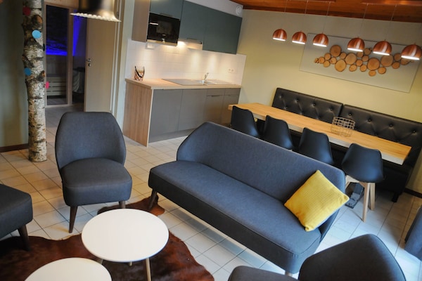 Foto van Vakantiehuis in Vielsalm met Uitzicht op Meer - Vakantiehuis in Vielsalm - LivingRoom