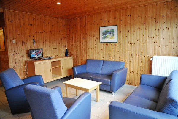 Foto van Vakantiehuis in Vielsalm met Uitzicht op Meer - Vakantiehuis in Vielsalm - LivingRoom