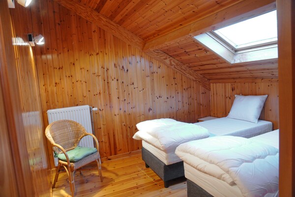 Foto van Vakantiehuis in Vielsalm met Uitzicht op Meer - Vakantiehuis in Vielsalm - BedRoom