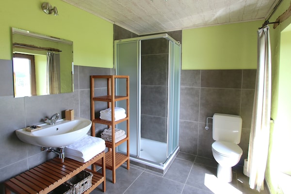Foto van Ruime villa op het platteland - Vakantiehuis in Harfontaine - BathRoom