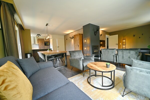 Foto van Modern Appartement in België met Bubbelbad - Vakantiehuis in Durbuy - LivingRoom