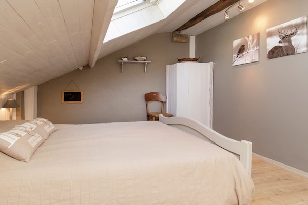 Foto van Een warme en zorgvuldig gerenoveerd bakker, ideaal voor een rustig verblijf - BedRoom