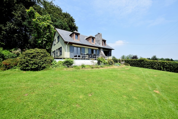 Foto van Moderne villa in Flobecq met privétuin - Vakantiehuis in Flodecq - ExteriorSummer