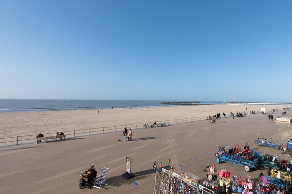 Foto van Appartement in Oostende met zeezicht - Vakantiehuis in Belgium - ViewSummer