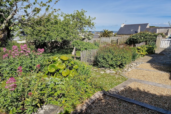 Foto van Vakantiehuis Locquirec bij Strand - Vakantiehuis in Locquirec - ExteriorSummer
