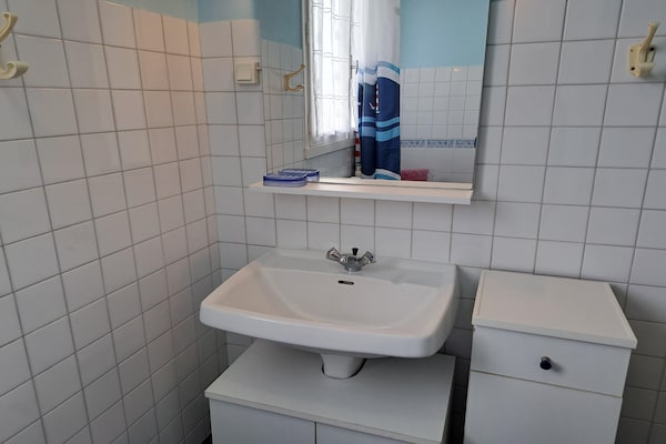 Foto van Huis in Treompan bij Zandstrand - Vakantiehuis in Ploudalmézeau - BathRoom