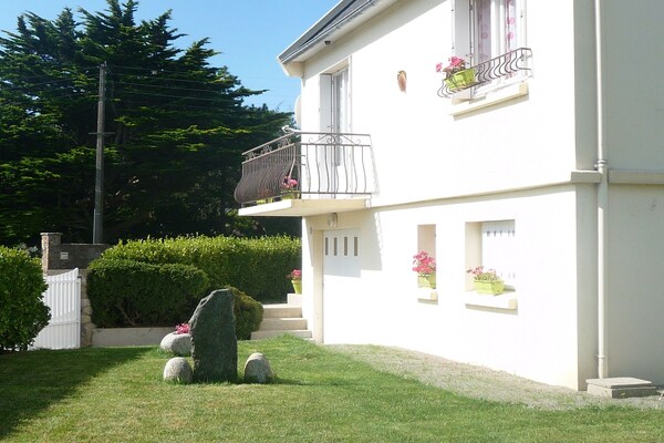 Foto van Huis in Treompan bij Zandstrand - Vakantiehuis in Ploudalmézeau - ExteriorSummer
