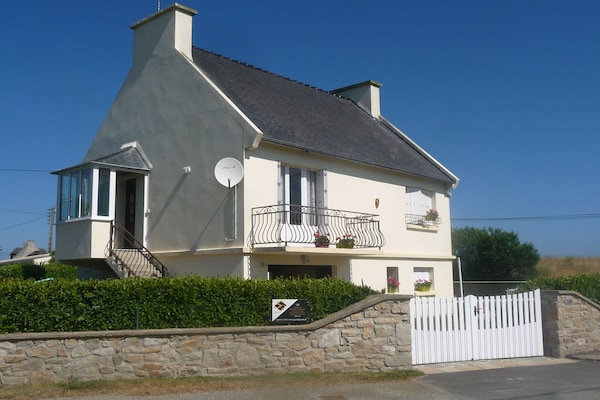 Foto van Huis in Treompan bij Zandstrand - Vakantiehuis in Ploudalmézeau - ExteriorSummer