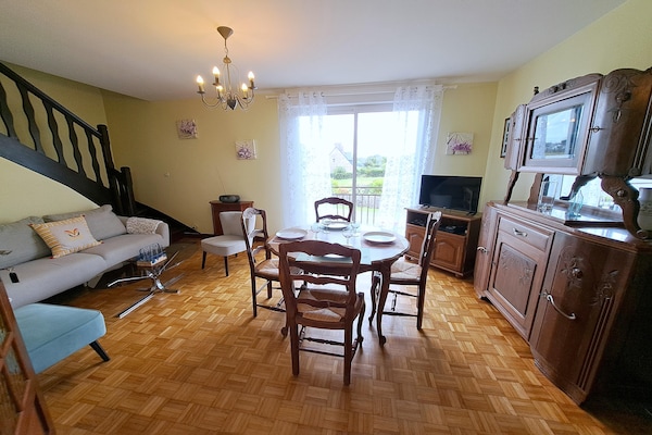 Foto van Huis in Treompan bij Zandstrand - Vakantiehuis in Ploudalmézeau - DiningRoom