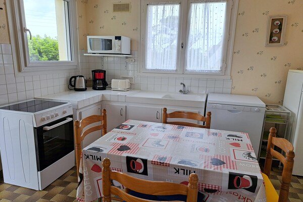 Foto van Huis in Treompan bij Zandstrand - Vakantiehuis in Ploudalmézeau - Kitchen