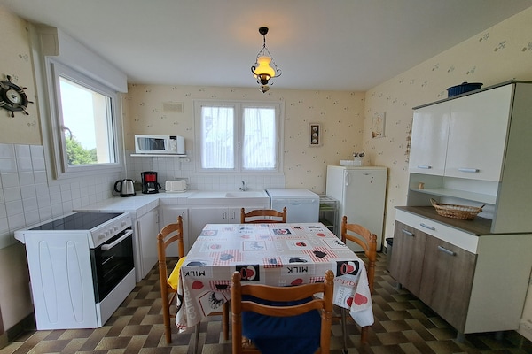 Foto van Huis in Treompan bij Zandstrand - Vakantiehuis in Ploudalmézeau - Kitchen