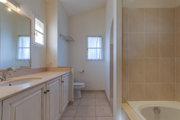 Foto van Ontspannende La Motte-schuilplaats voor - Vakantiehuis in La Motte - BathRoom