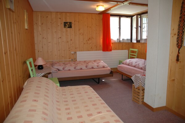 Foto van Landelijk boerderij in Habkern met parkeergelegenheid - BedRoom