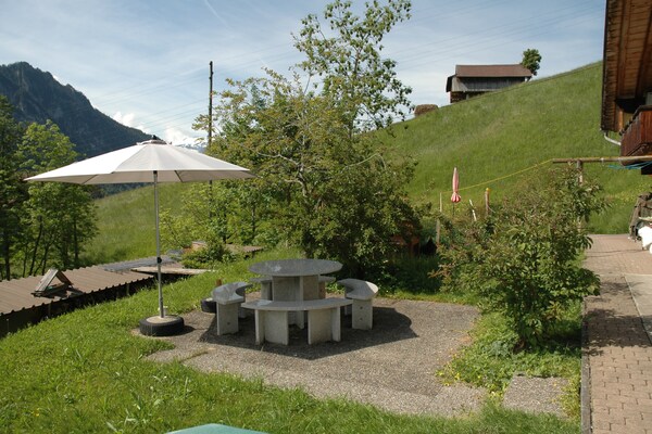 Foto van Landelijk boerderij in Habkern met parkeergelegenheid - GardenSummer