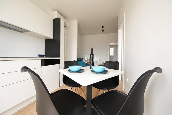 Foto van Appartement op Ugljan met strand en zwembad - Vakantiehuis in Preko - Kitchen