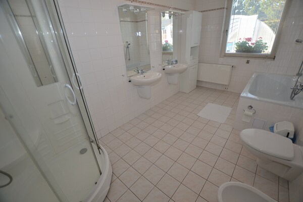 Foto van Appartement in Nemojov bij Bos en Zwembad - Vakantiehuis in Horní Nemojov - BathRoom