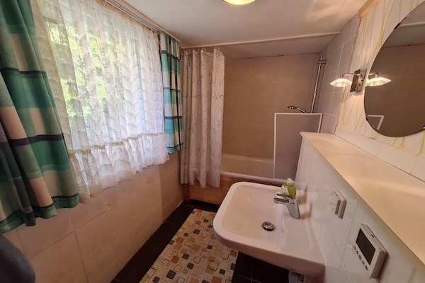Foto van Bungalow Garden Idylle, Berlijn - Vakantiehuis in Berlin - BathRoom