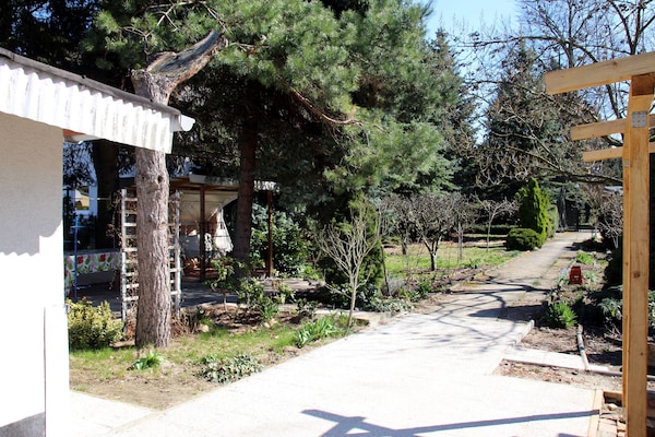 Foto van Bungalow Garden Idylle, Berlijn - Vakantiehuis in Berlin - GardenSummer