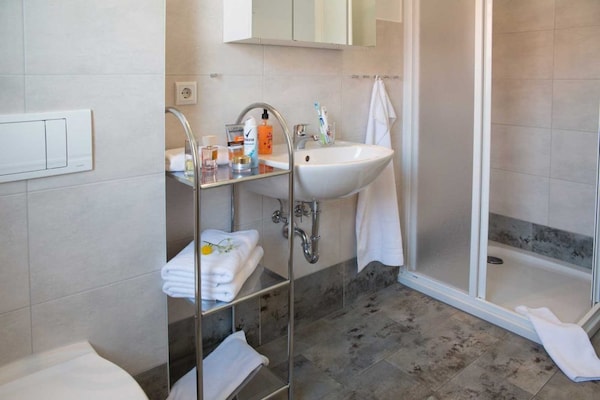 Foto van Gezellige bungalow in Storkow am See - Vakantiehuis in Storkow - BathRoom