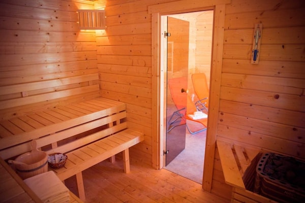 Foto van Gezellige bungalow in Storkow am See - Vakantiehuis in Storkow - Sauna