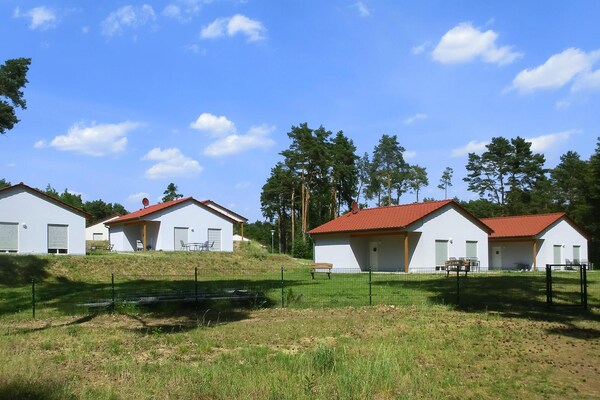 Foto van Gezellige bungalow in Storkow am See - Vakantiehuis in Storkow - ExteriorSummer
