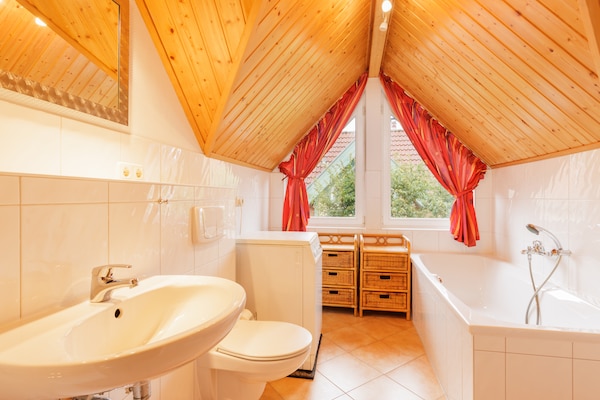 Foto van Appartement in Rheinsberg met eigen aanlegsteiger - Vakantiehuis in Rheinsberg - BathRoom