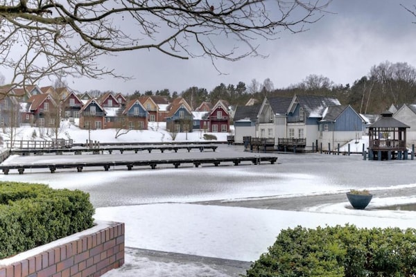 Foto van Sunday Resort Marina Appartement met 1 slaapkamer - Vakantiehuis in Rheinsberg - HotelExteriorWinter