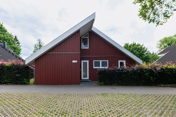 Foto van Vakantiehuis in Scandinavische stijl - Vakantiehuis in Granzow - ExteriorSummer