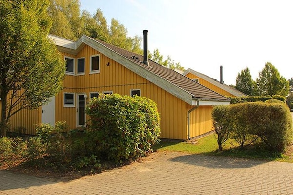 Foto van Vakantiehuis in Scandinavische stijl - Vakantiehuis in Granzow - ExteriorSummer
