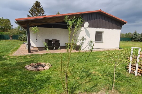 Foto van Bungalow in Pripert met zwembad - Vakantiehuis in Priepert - Untagged
