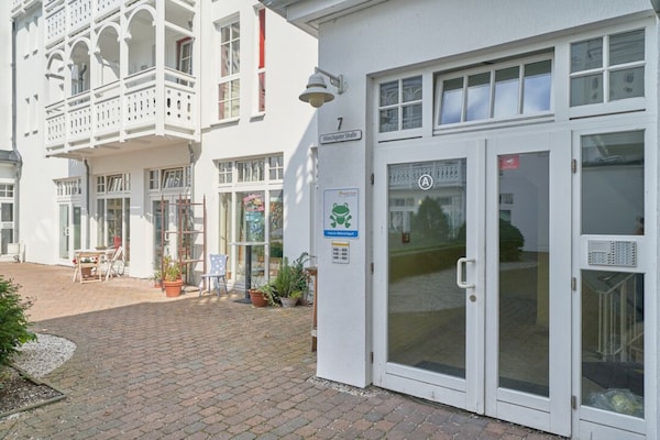 Foto van Vakantie aan de Oostzee met hond en balkon, Sellin - HallReception