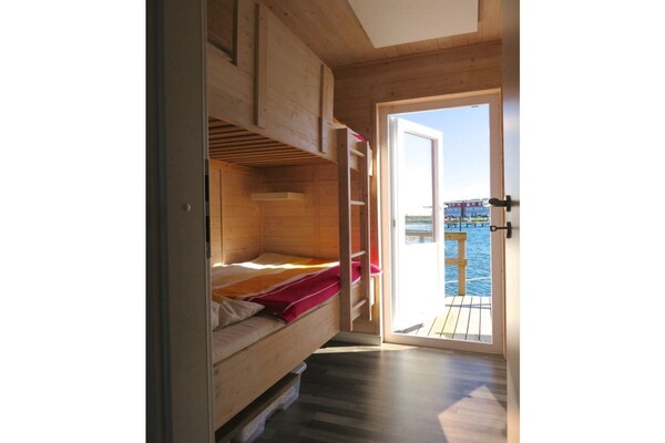 Foto van 2-slaapkamer woonboot - Vakantiehuis in Fehmarn \/ Burgtiefe - Untagged