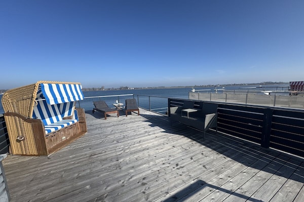 Foto van 2-slaapkamer woonboot - Vakantiehuis in Fehmarn \/ Burgtiefe - Untagged