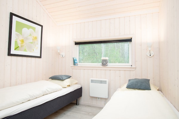 Foto van Beaside Wellness Chalet voor 10 personen - Vakantiehuis in Großenbrode - BedRoom