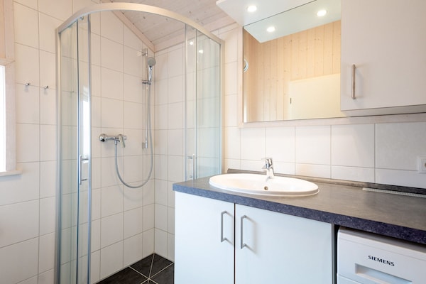 Foto van Baltic Nature Lodge voor 6 personen - Vakantiehuis in Großenbrode - BathRoom