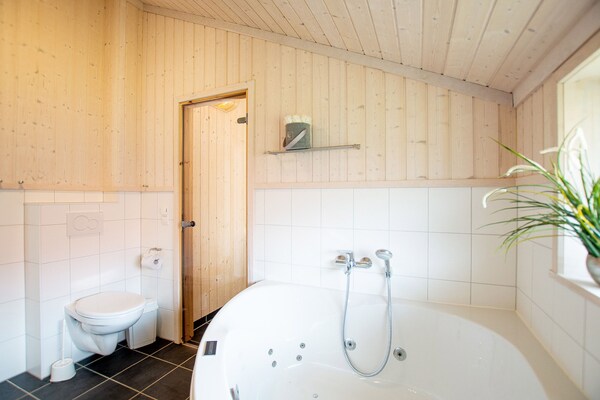 Foto van Baltische haven in Großenbrode - Vakantiehuis in Großenbrode - BathRoom