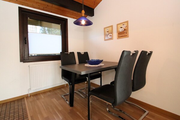 Foto van Vrijstaande vakantiebungalow in vakwerkstijl - Vakantiehuis in Burhave - Kitchen