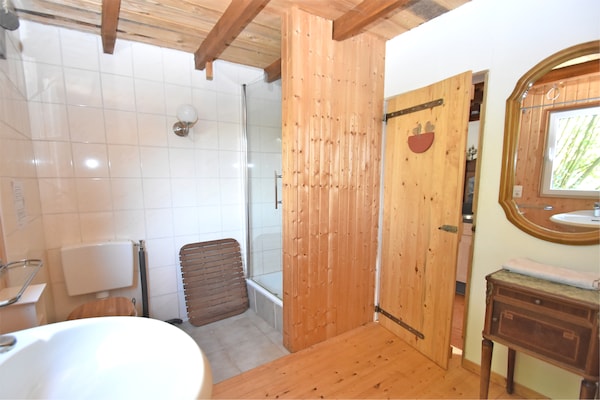 Foto van Gezellige schuilplaats, Wezerbergland - Vakantiehuis in Eichenborn - BathRoom