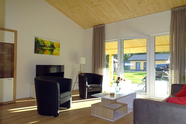 Foto van Bungalow in Gillenfeld met zwembad - Vakantiehuis in Gillenfeld - Untagged