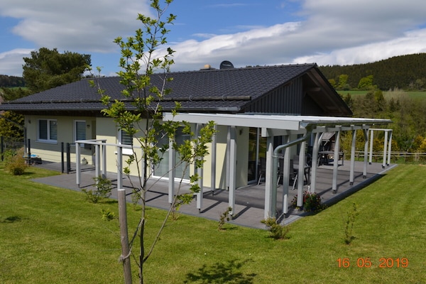 Foto van Bungalow in Gerolstein met zwembad - Vakantiehuis in Gerolstein - Untagged