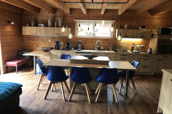 Foto van Bovenste terras van het meer - Vakantiehuis in Rieden - Untagged
