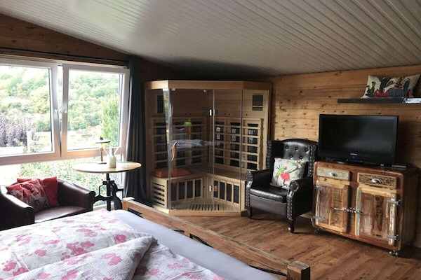 Foto van Bovenste terras van het meer - Vakantiehuis in Rieden - Untagged