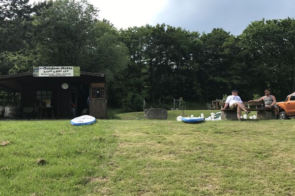 Foto van Bovenste terras van het meer - Vakantiehuis in Rieden - Untagged